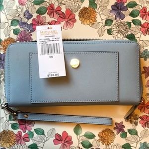 NWT Michael Kors Greenwich wallet